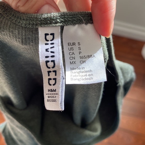 H&M Crop - Picture 3 of 3